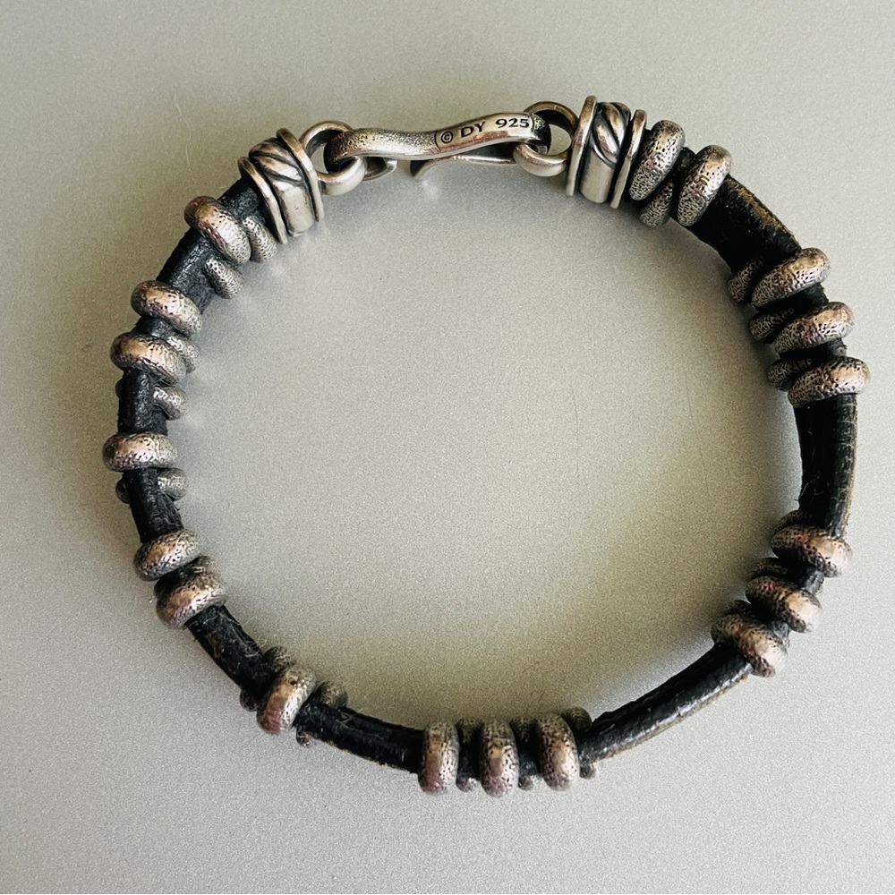 🎉Sold🎉 David Yurman Leather And Sterling Silver Cable Station Men’s Bracelet - Picture 2 of 9